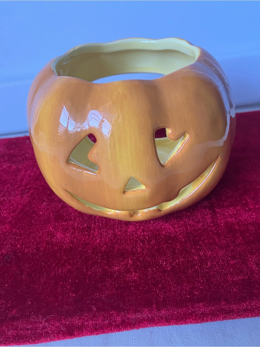 Williams Sonoma Halloween Ceramic Jack O Lantern Orange Pumpkin Candle Holder.